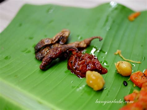 Banana leaves may be brittle and tear when you try to fold them. Bala's Banana Leaf, Bangsar - Bangsar Babe