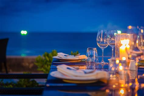 Although greek food varies from island to island and region to region, it follows the principles of the famed mediterranean diet. Branco Mykonos Restaurant | Restaurants in Mykonos ...