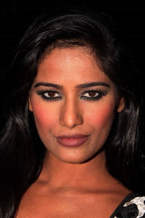 Poonam Pandey Age Birthday Biography And Facts