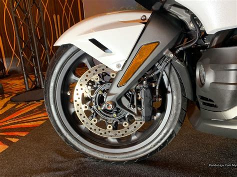 Cara sambung lampu brek ketiga kereta. Honda GL1800 Gold Wing (2020) Kini di Malaysia, Harga RM209k