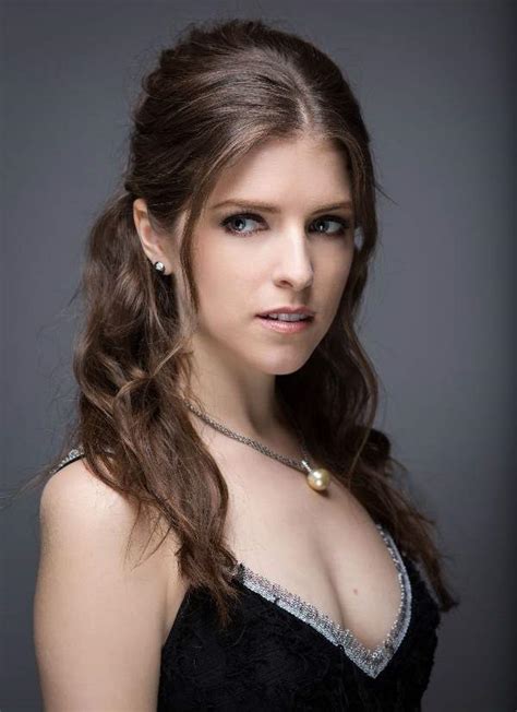 25 Hot Anna Kendrick Pictures That Will Make Your Knees Weak