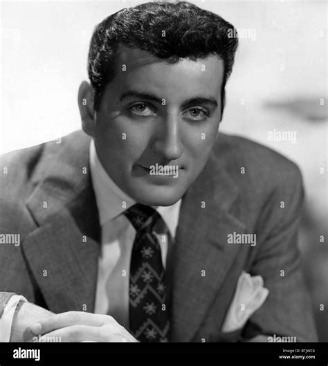 Tony Bennett 1950s Hi Res Stock Photography And Images Alamy