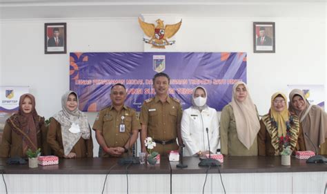 Dua Pejabat Eselon Iii Dpmptsp Prov Sulawesi Tengah Lakukan Serah