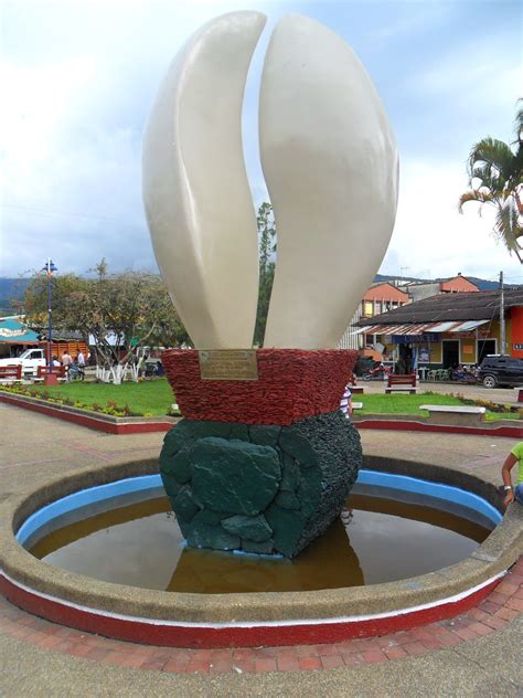 El departamento del tolima se ubica en una región de especiales características geográficas, entre valles y montañas que configuran un gran potencial turístico y ambiental. Fotos Villarrica Tolima