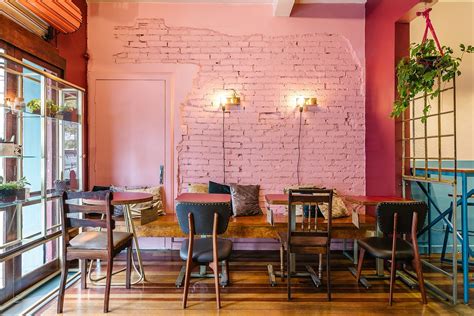 Botanique Café Bar Plantas Urban Jungle With A Cozy Imperfect Twist