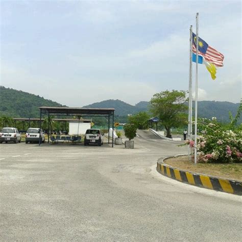 Sebuah pusat latihan milik penuh zakat pulau pinang untuk kemudahan. Pusat Latihan Memandu Pinang - Batu Maung, Pulau Pinang