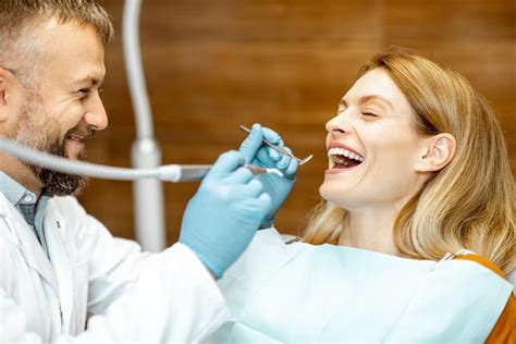 牙齒根管治療後做牙套很重要，醫師說明根管牙套的必要性 敦御牙醫診所