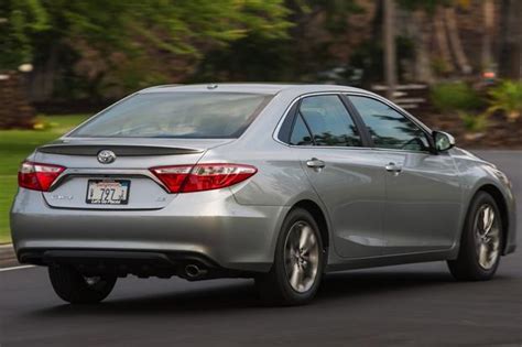 2015 Toyota Camry Vs 2015 Ford Fusion Which Is Better Autotrader