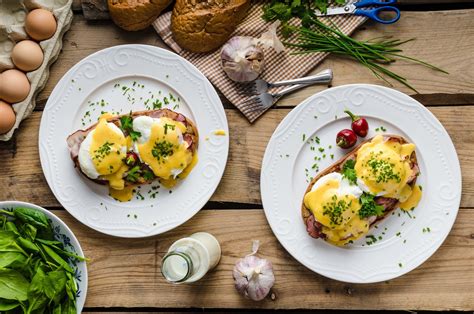 Telur adalah makanan penuh protein dan serbaguna yang dapat dimasak dalam berbagai cara. Inilah Variasi Hidangan dan Tips Masak Telur yang Wajib ...