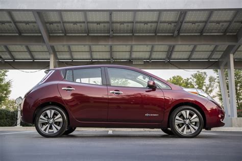 2016 Nissan Leaf Offers 107 Mile Range With 30 Kwh Battery Leaf S