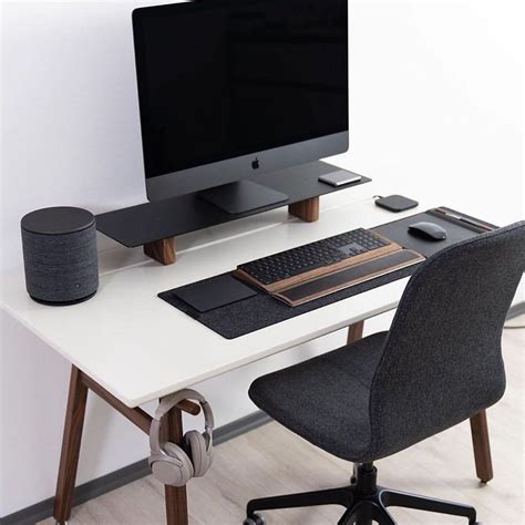Pin By Nurls On 작업실 Home Office Setup Desk Setup
