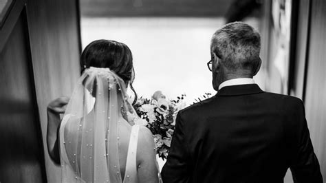 Bride To Bes Fiance Refuses To Let Her Dad Walk Her Down The Aisle
