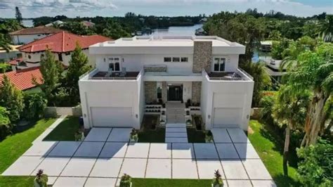 Siesta Key Heres A Look Inside Sam Logans 6 Million Mansion He