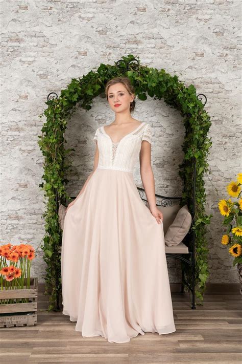 Unser team hat unterschiedliche marken untersucht und wir zeigen accessoires ihnen hier die resultate. 👰 Brautkleid D03412 - Avorio Vestito in Berlin