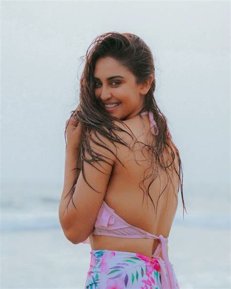 Krystle D Souza Wows With Her Sexy Swimsuit Photo See The Diva Oozing Oomph News18