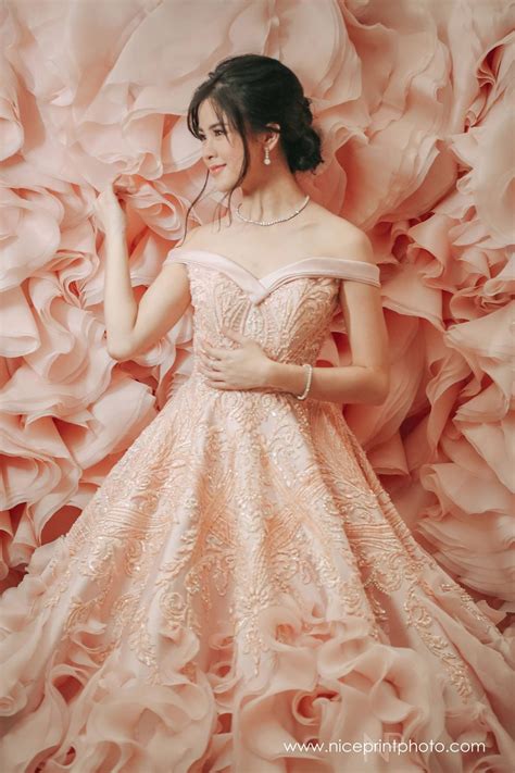 Maybe you would like to learn more about one of these? Pin by Jawaher Mcborn on KISSESTurn 18 Debutante | Debut ...