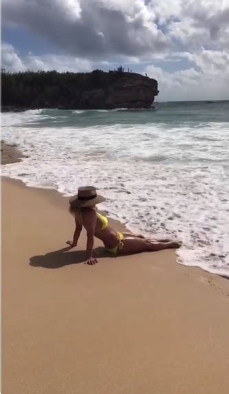 Britney Spears Sets Instagram On Fire Sunbathing In String Bikini On Hawaii Beach The Blast