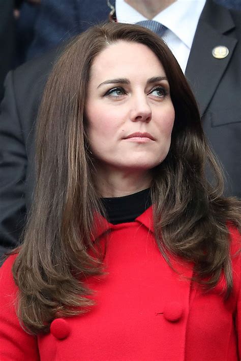 Rebecca english‏подлинная учетная запись @re_dailymail 8 дек. KATE MIDDLETON at Wales vs France Match in France 03/18 ...