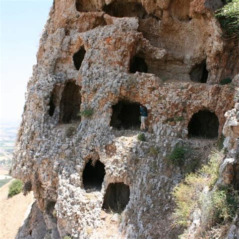 Caves In Which Jewish Rebels Hid From Romans 2000 Years Ago Found In