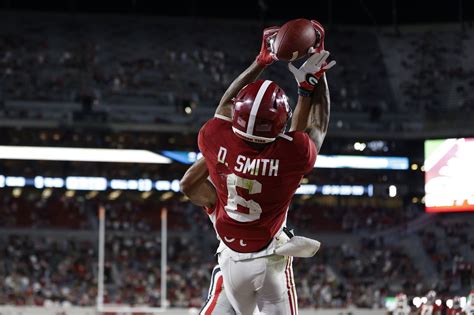 The first of what could be many national and conference honors for devonta smith came sunday morning. Trust fuels Mac Jones' 27 targets to DeVonta Smith in past ...