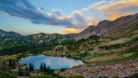 Jungle jim's playland and fashion place mall are also within 6 mi (10 km). 10 Must-Do Hikes Near Salt Lake City