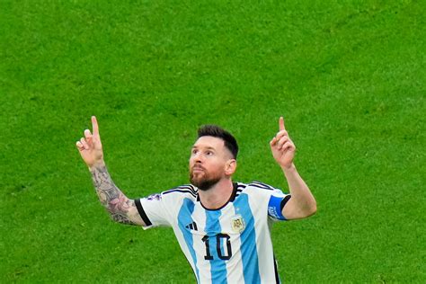 Lionel Messi Eleito Melhor Jogador Do Mundial 2022 Sic Notícias