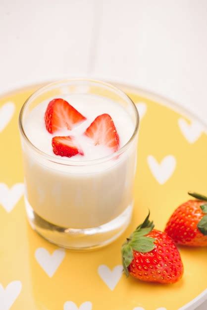 Premium Photo Strawberry Yoghurt Healthy Food With Strawberries And