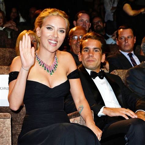 Scarlett Johansson Engaged To French Journalist Romain Dauriac