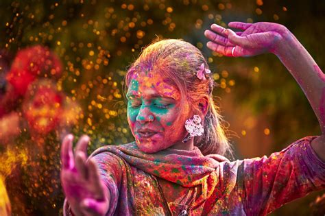 Happy Holi Quotes And Wishes In Hindi होली की ख़ुशियां बाटें इन 35