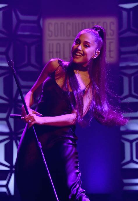 Ariana Grande Just Dropped A Photo Of Her New Ring And You Need To See It Ariana Grande Cute