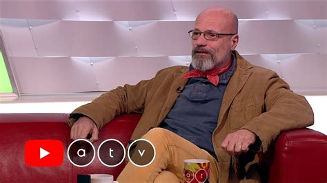 A jelenleg mentősként is dolgozó sürgősségi szakorvos szerint már vannak olyan kórházak. Mi történik egy elvonókúrán? - Zacher Gábor - YouTube