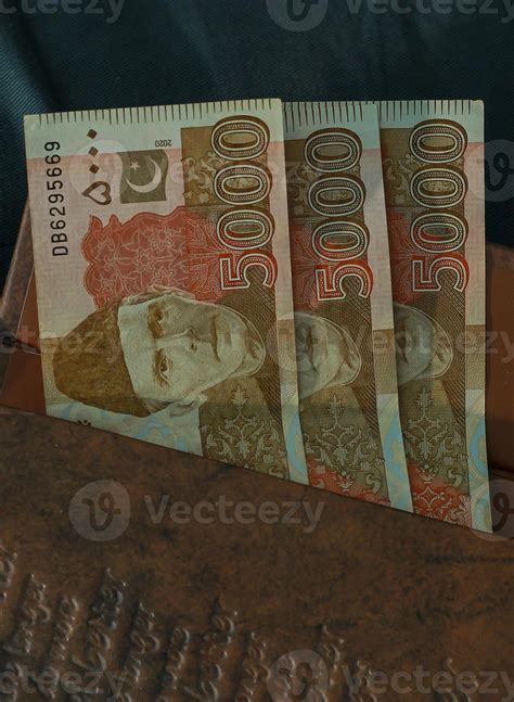 Money Of Pakistan Pakistani Rupee Bills Pkr Banknotes 500 1000 5000