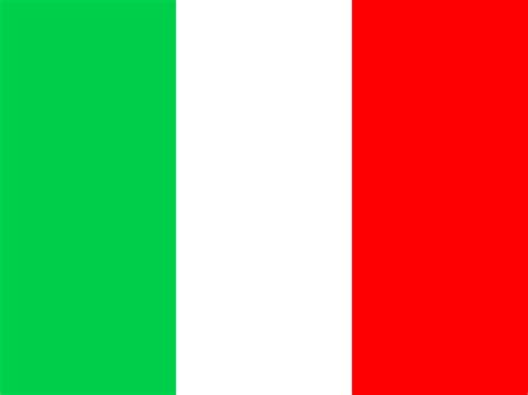 It is a tricolour featuring three equally sized vertical pales of green, white and red, national colours of italy, with the green at the hoist side. Картинки Италия Флаг