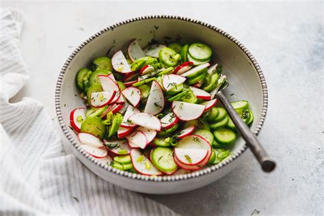 Not only does it take merely 15 minutes of active prep and cooking time, it only uses one pot to make a comforting dinner. Cucumber Radish Salad - Cooking LSL