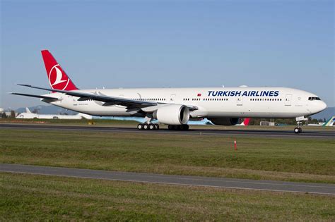 Turkish Airlines Comanda 15 Boeing 777 300er