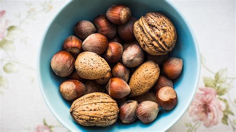 We provide you with pecans nutrition facts and the health benefits of pecans to help you lose weight and eat a healthy diet. Why To Go Nuts for Nuts: Nutrition and Health Benefits | Everyday Health