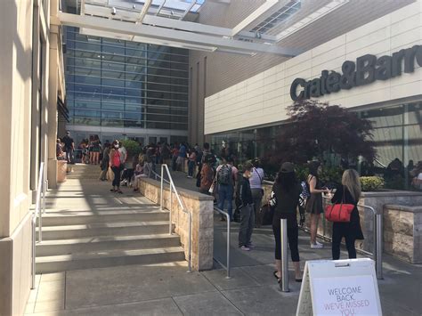 Roseville Galleria Opens For First Time Since Stay At Home Order Began