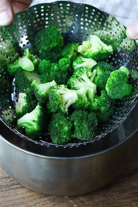 Broccoli cooks quickly, and the key is to cook stems and florets separately as the broccoli stems take longer to cook. Steamed Broccoli Recipe - TipBuzz