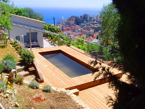 Aménagement de terrasse en bois avec piscine ou jacuzzi en bois - Natura