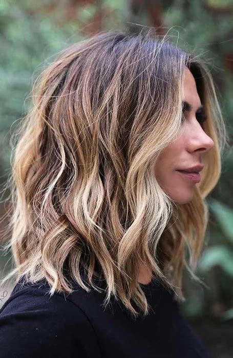 23 Best Shoulder Length Hairstyles For Women In 2021 The Trend Spoter