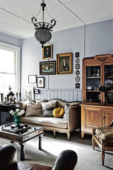 Sitting Roomdecor Fashion Designers Vintage Cottage Full Of Antiques