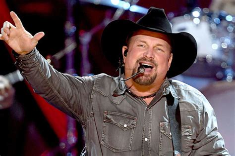 Why Garth Brooks Walked Away From Country Music 15 Years Ago