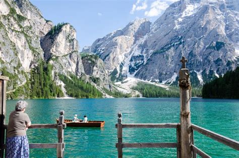Am Pragser Wildsee Kann Man Herrlich Rudern Wandern In Südtirol