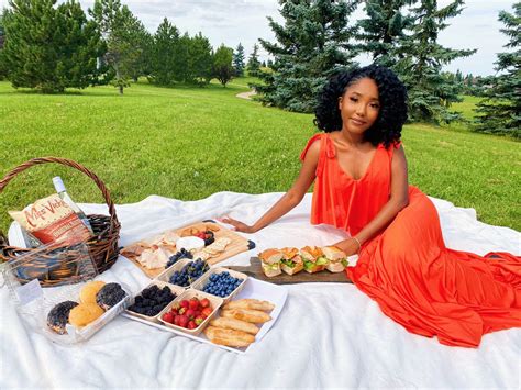 Picnic Aesthetic Summer 2020 Picnic Outfits Picnic Date Outfits Picnic Photography
