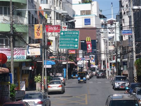 You could easily book few hours in advance fron kl puduraya (main express bus terminal). ~bb's diary~: Hat Yai, Thailand Trip
