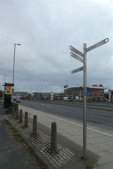 Signpost Beside Manchester Road DS Pugh Geograph Britain And Ireland
