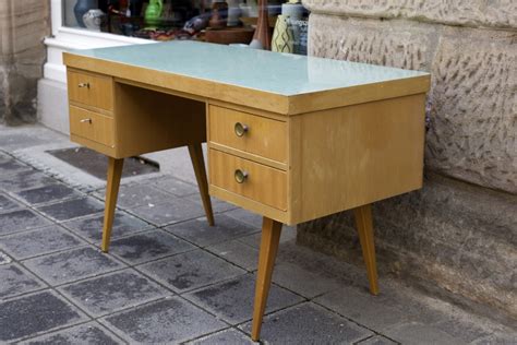 Schreibtische gibt es für vielerlei anforderungsprofile. Schreibtisch Eka-Werk 50er-Jahre - raumwunder - vintage ...