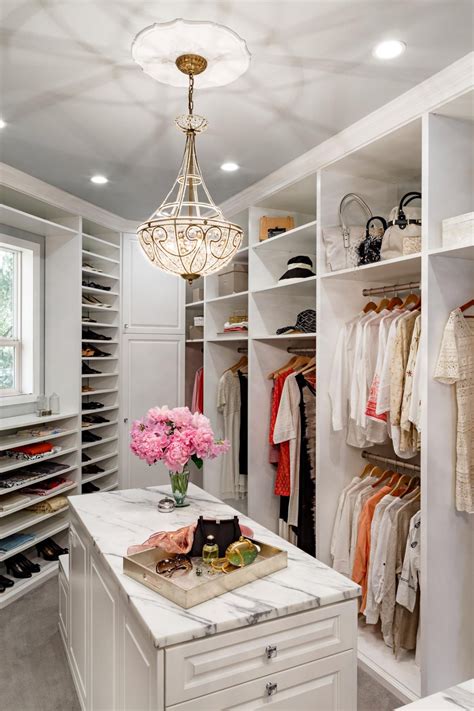 i seriously want fresh flowers in my walk in closet wait first i need a walk in closet
