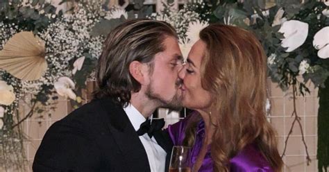 André hazes en monique westenberg zijn uit elkaar. André Hazes en Monique Westenberg gaan trouwen! | Story