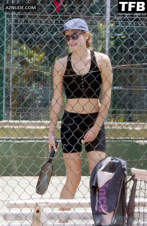 Emma Watson Sexy Seen Flaunting Her Slender Figure Wearing Shorts In